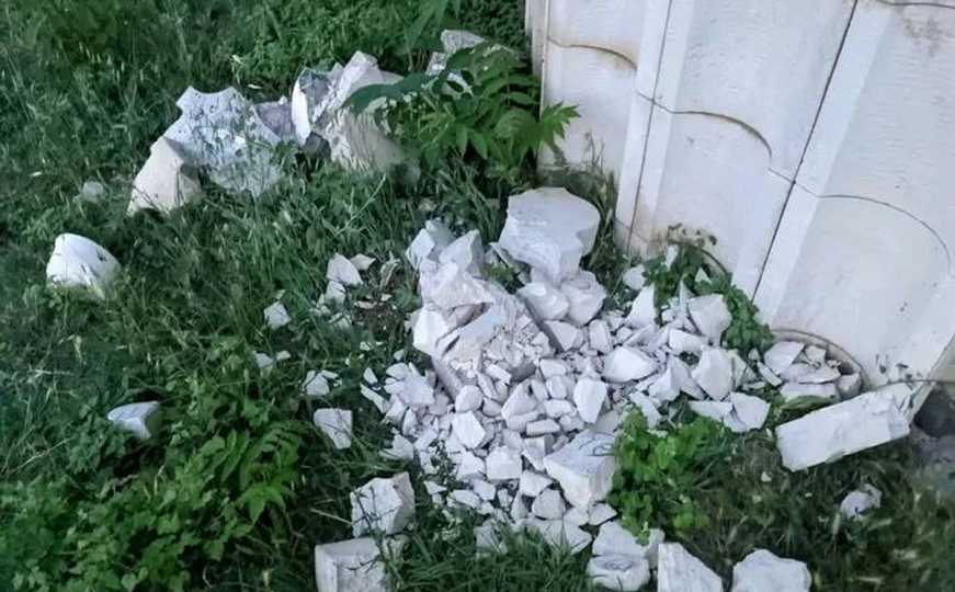 Deset mjeseci od devastiranja Partizanskog groblja u Mostaru: 'Još traje istraga, počinilaca nema'